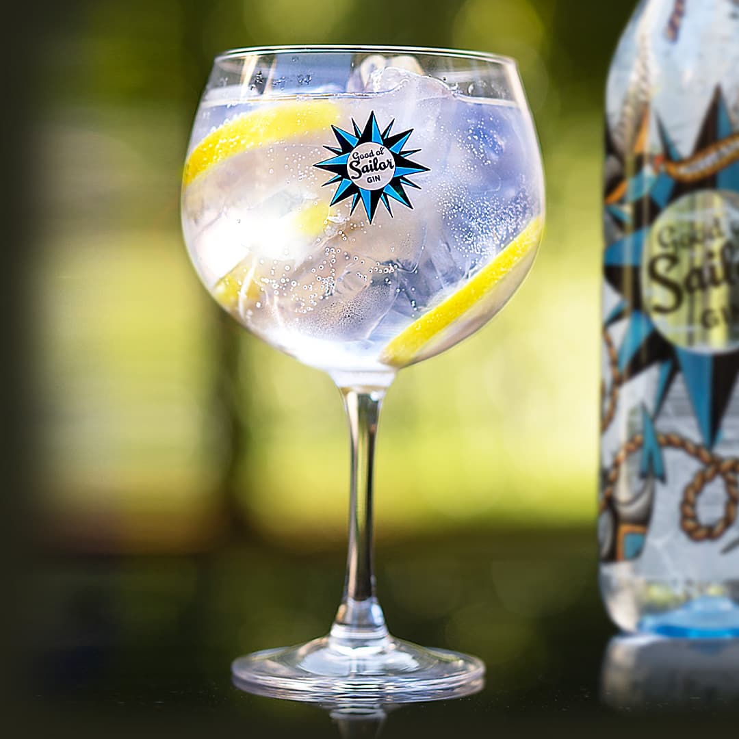 Gin & Tonic Gin & Tonic
